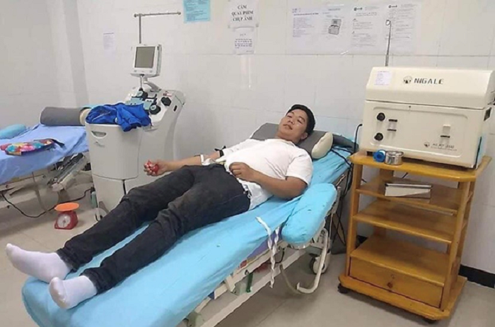 Cán bộ Đoàn thanh niên xã tích cực tham gia hiến máu tình nguyện